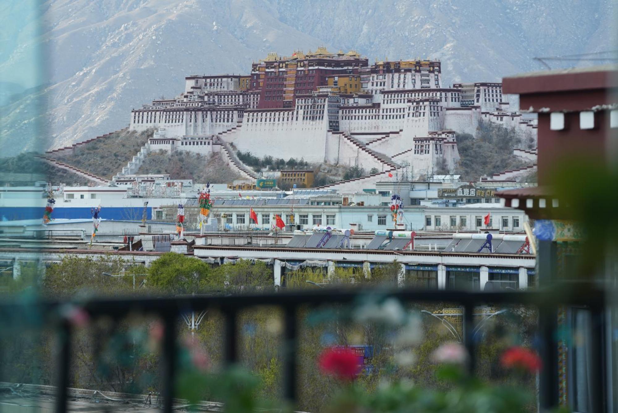 Gaisang Medog Aroma Fragrance Hotel Lhasa Exterior photo